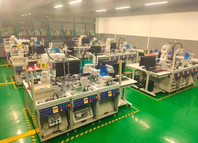 智能制造專業(yè)與實訓(xùn)室 智能工廠的核心培訓(xùn)基地